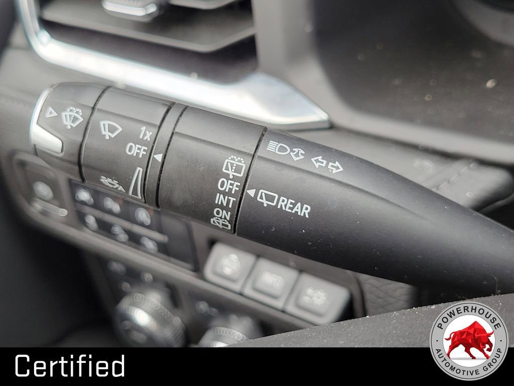 Used 2024 GMC Yukon XL Denali image 32