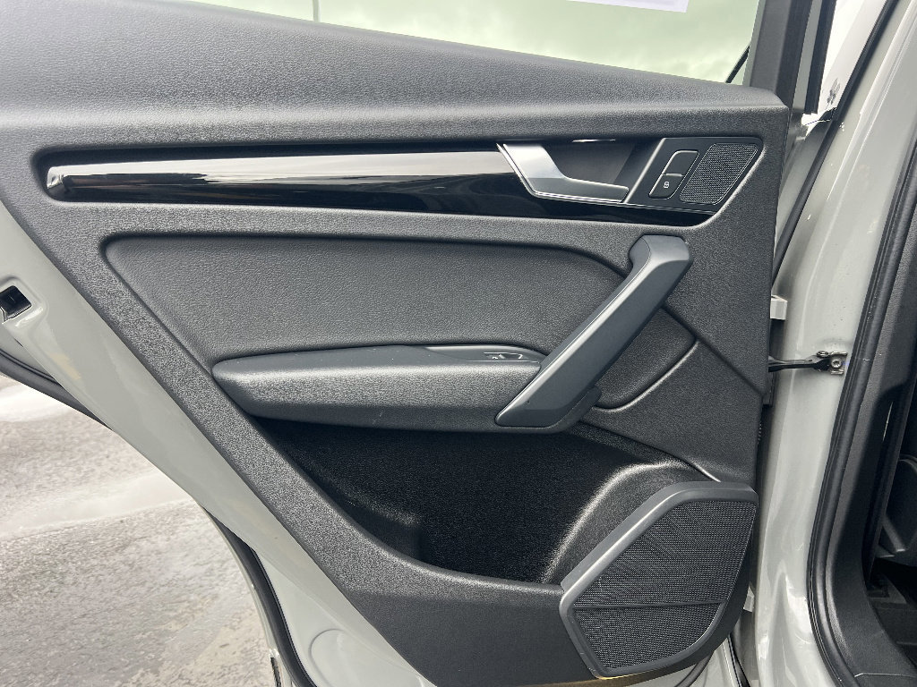 Used 2020 Audi Q5 2.0T Titanium Premium Plus image 31