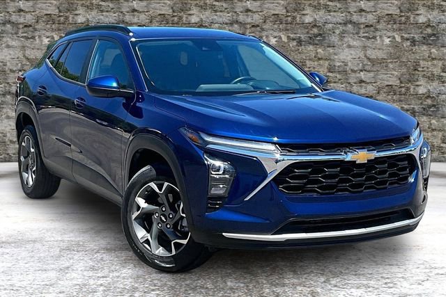 Used 2024 Chevrolet Trax LT w/ Driver Confidence Package