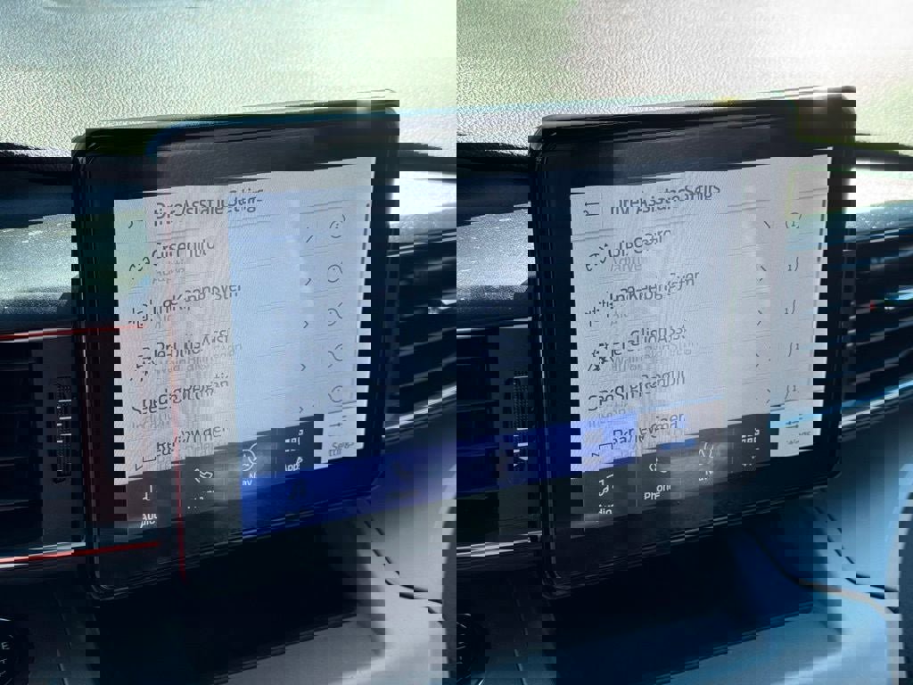 Certified 2022 Ford Explorer XLT w/ Equipment Group 202A image 27