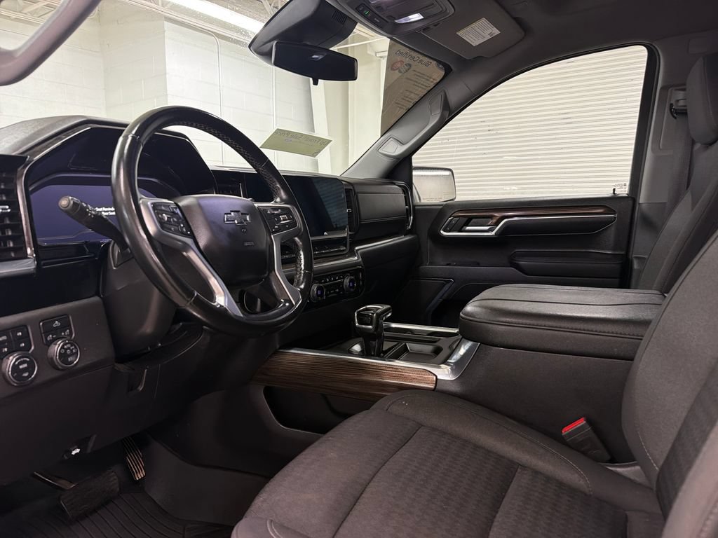 Used 2023 Chevrolet Silverado 1500 LT Trail Boss w/ Protection Package AWD/4WD image 6