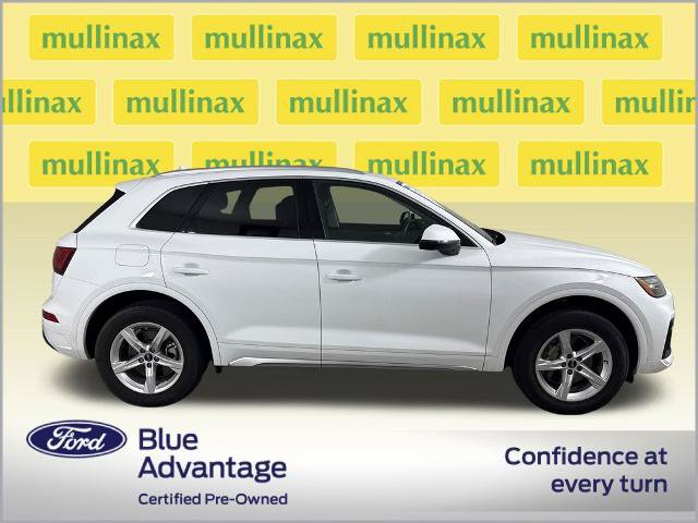 Used 2023 Audi Q5 2.0T Premium w/ Convenience Package AWD/4WD image 2