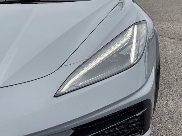 Used 2025 Chevrolet Corvette Stingray Premium Conv w/ Z51 Performance Package RWD image 10