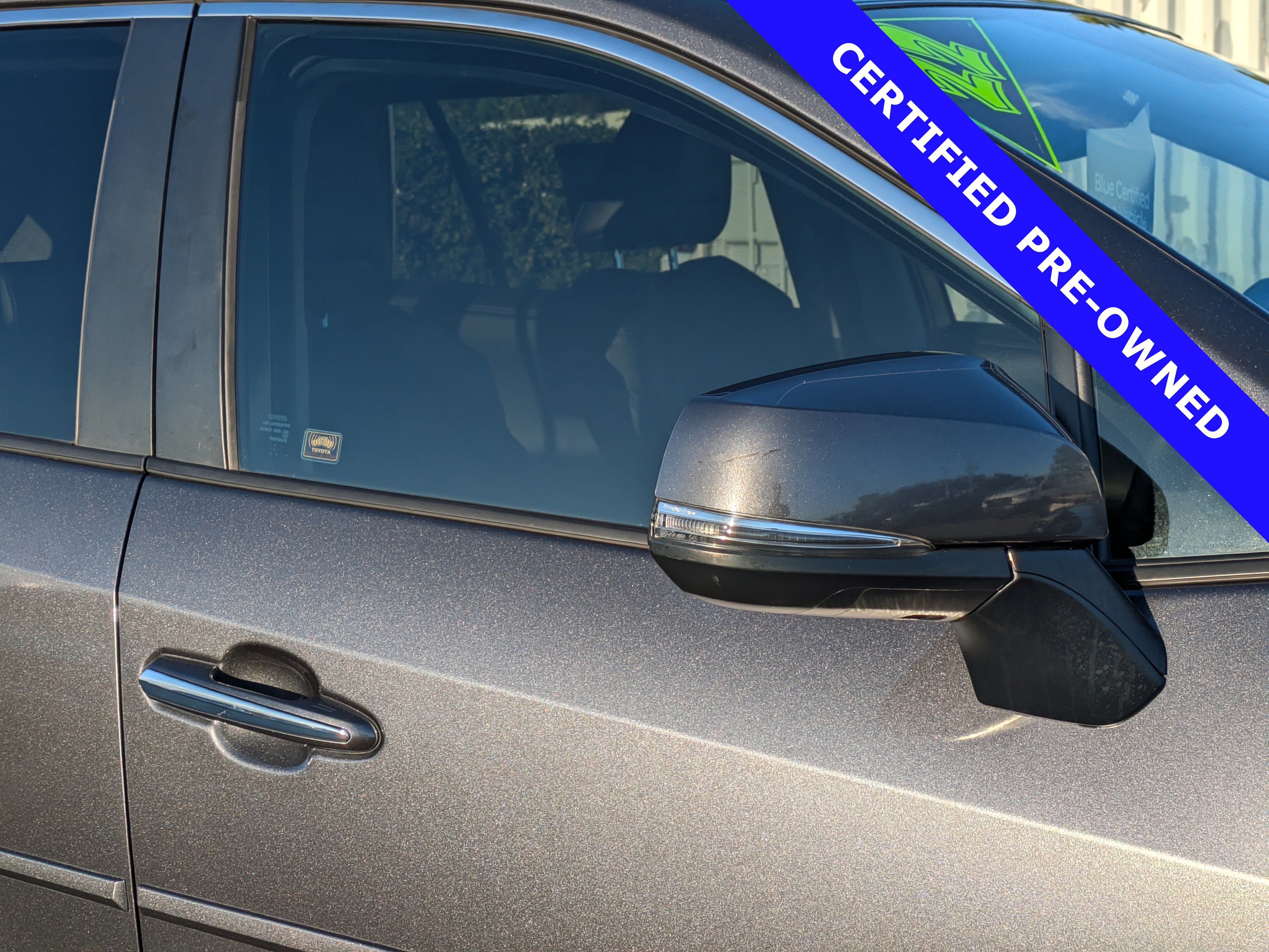 Used 2022 Toyota RAV4 Limited image 11