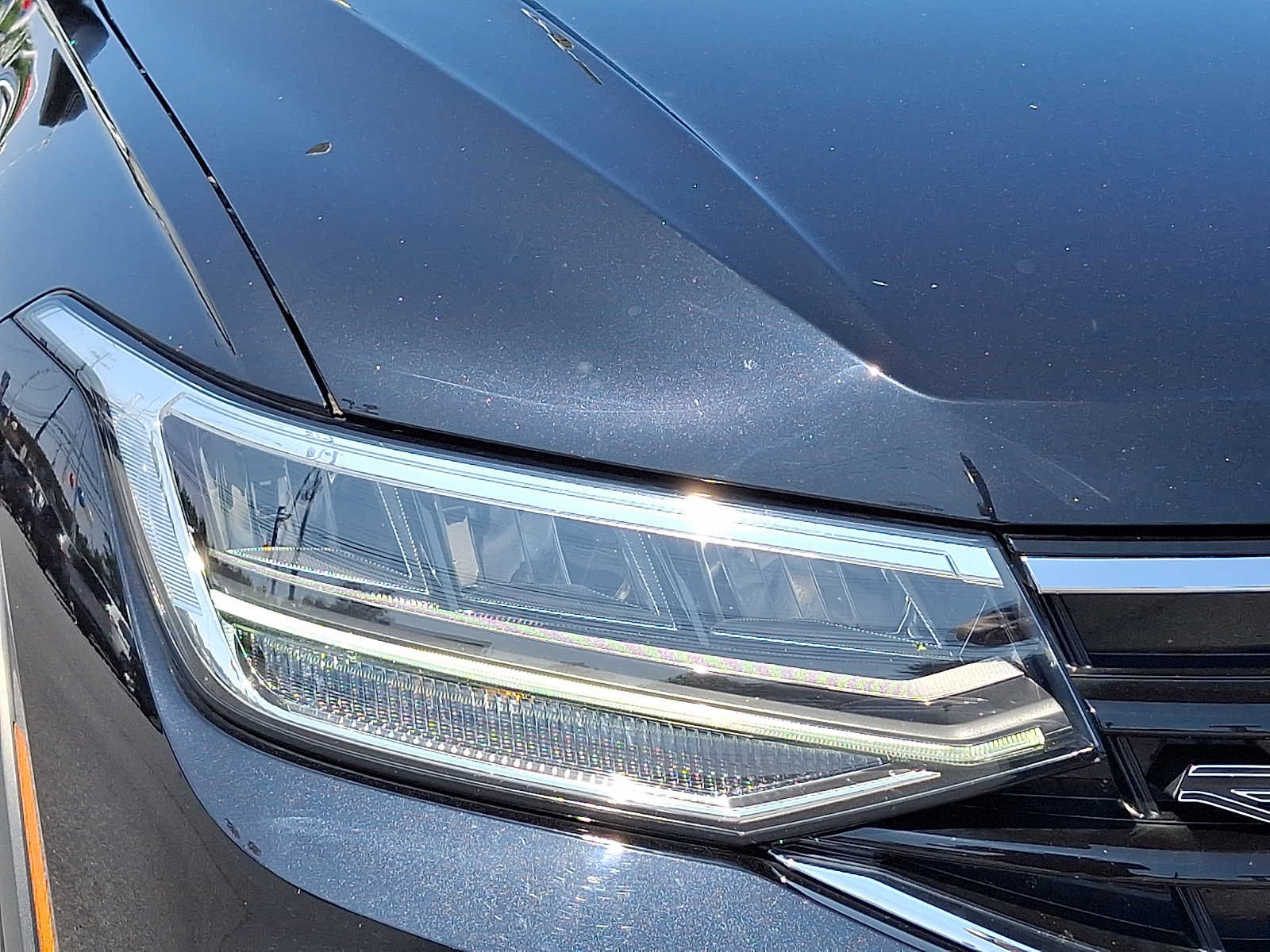Used 2024 Volkswagen Tiguan SE R-Line AWD/4WD image 9