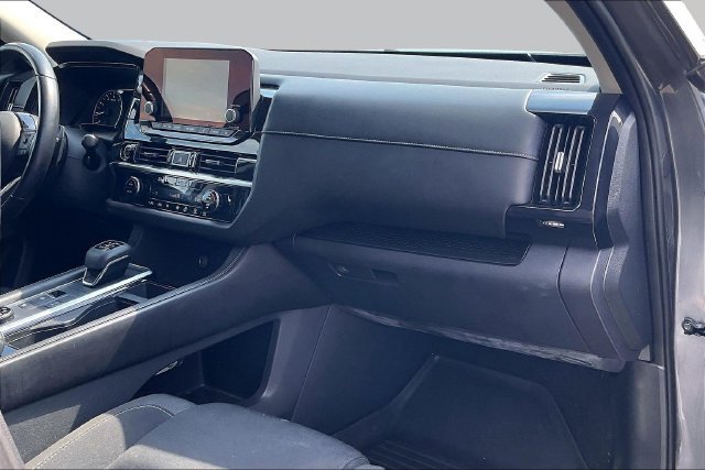 Used 2023 Nissan Pathfinder SV AWD/4WD image 19