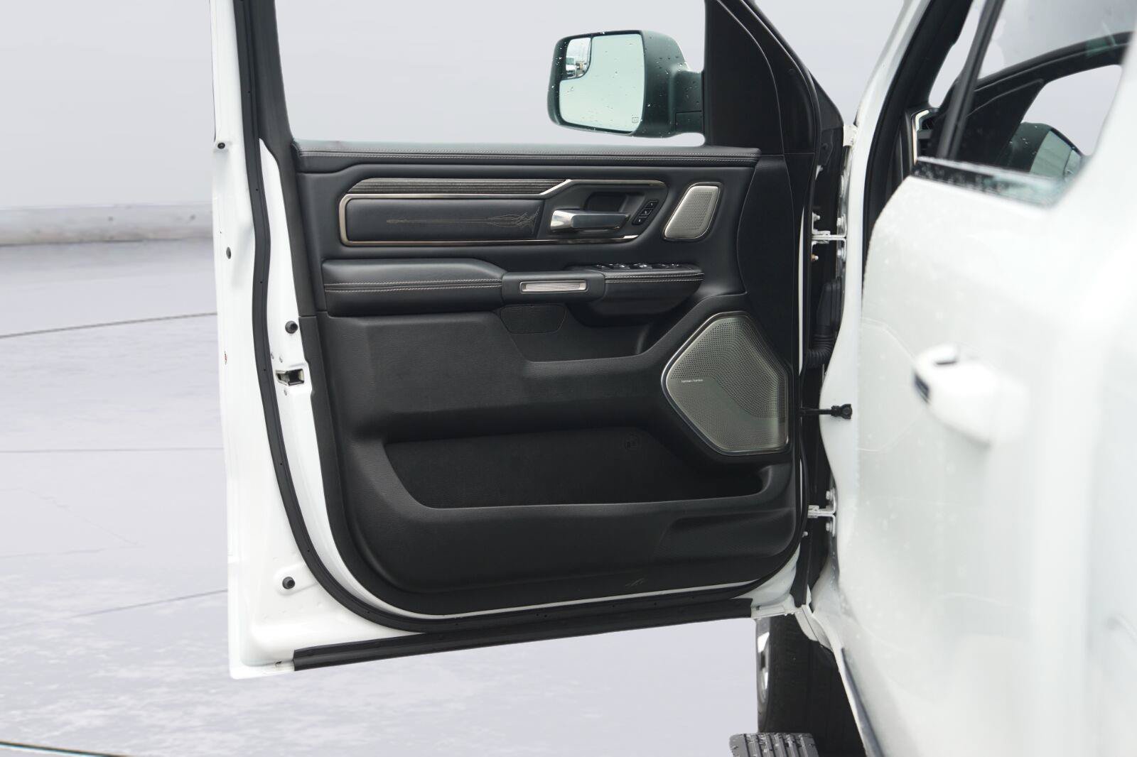 Used 2020 RAM 1500 Limited AWD/4WD image 31