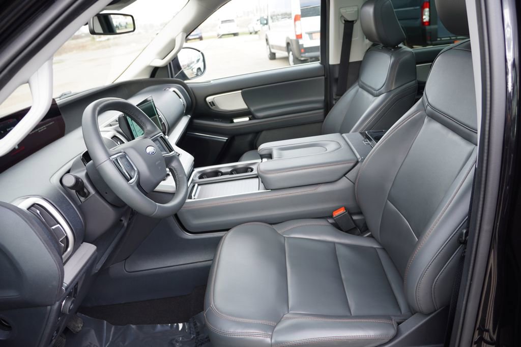Certified 2025 Ford Expedition Active AWD/4WD image 16