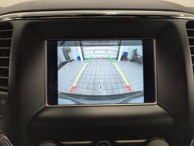 Used 2020 Jeep Grand Cherokee Laredo AWD/4WD image 15
