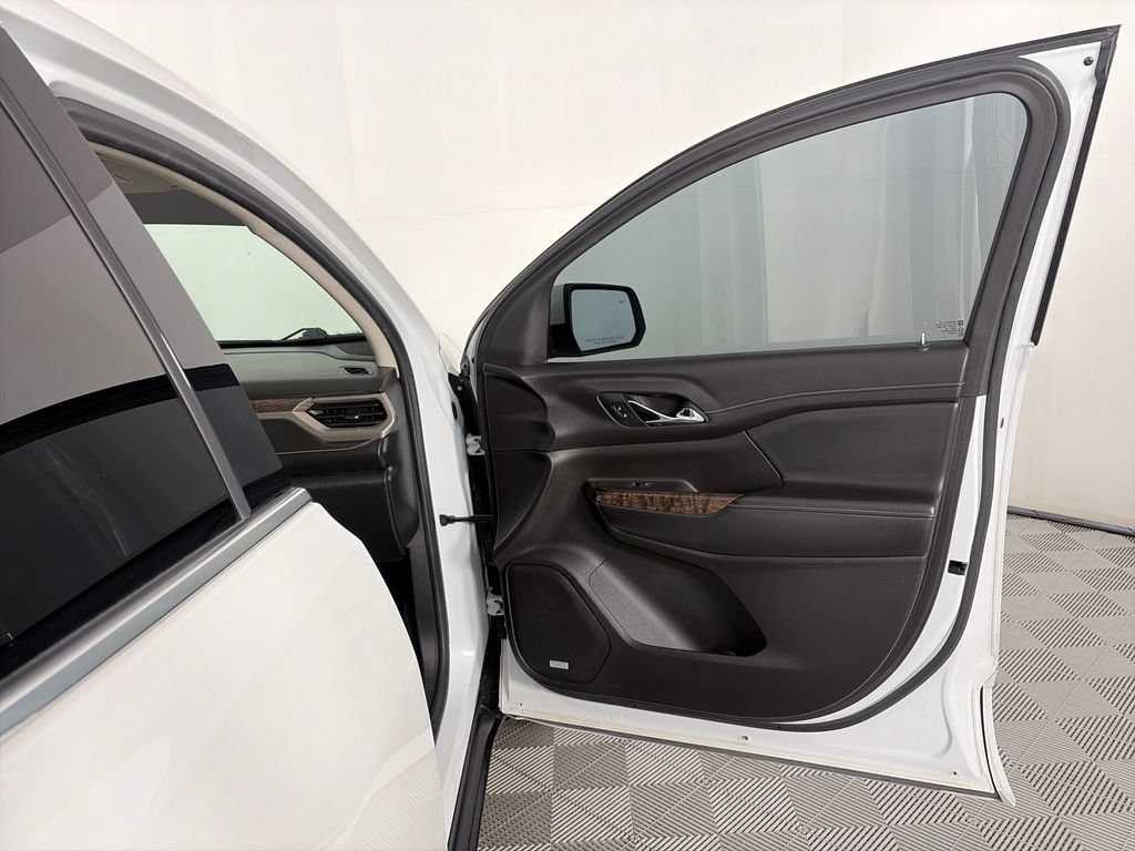 Used 2022 GMC Acadia Denali w/ Denali Ultimate Package AWD/4WD image 29