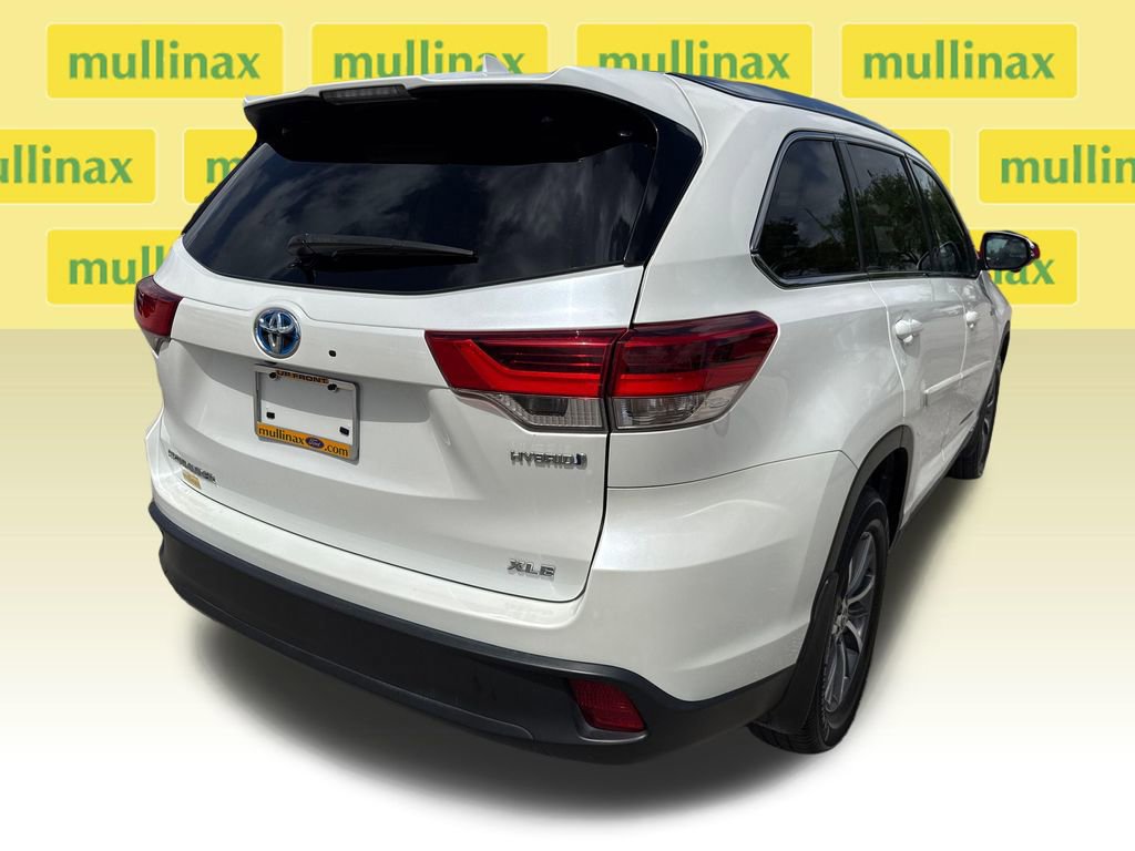 Used 2019 Toyota Highlander XLE AWD/4WD image 3