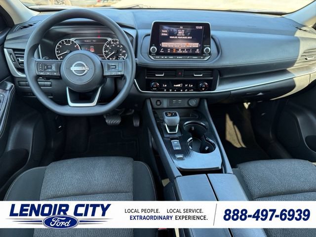 Used 2024 Nissan Rogue SV FWD image 15