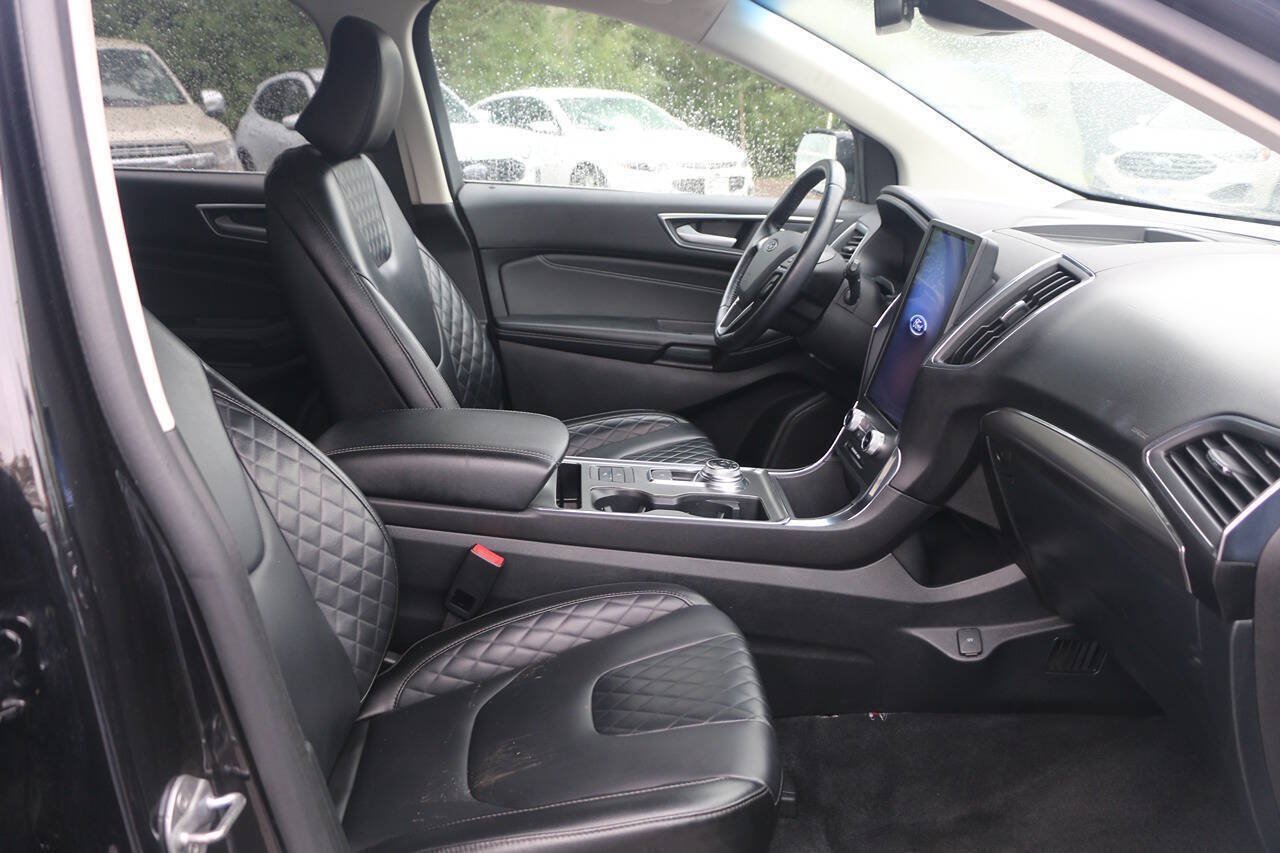 Certified 2024 Ford Edge Titanium AWD/4WD image 25