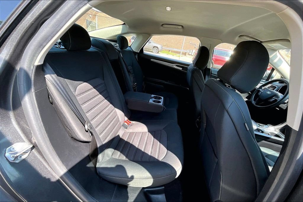Certified 2020 Ford Fusion SE FWD image 25