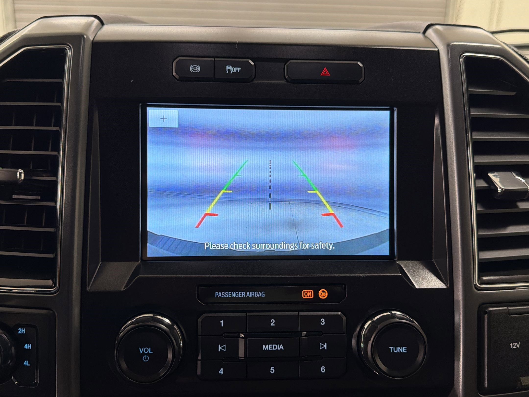 Certified 2022 Ford F250 XLT AWD/4WD image 25