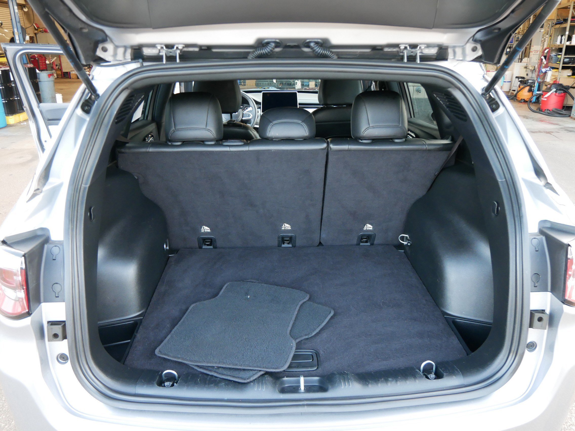 Used 2023 Jeep Compass Limited image 18