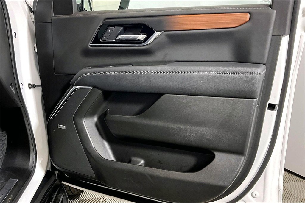 Used 2025 GMC Yukon XL Denali image 19