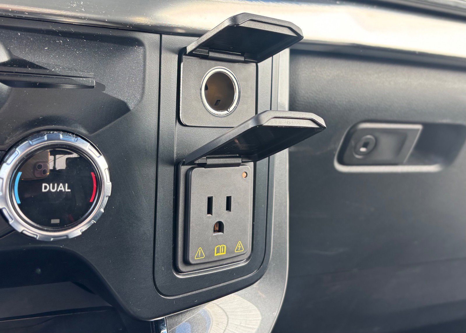 Certified 2022 Ford F150 Lariat w/ Equipment Group 502A High image 53