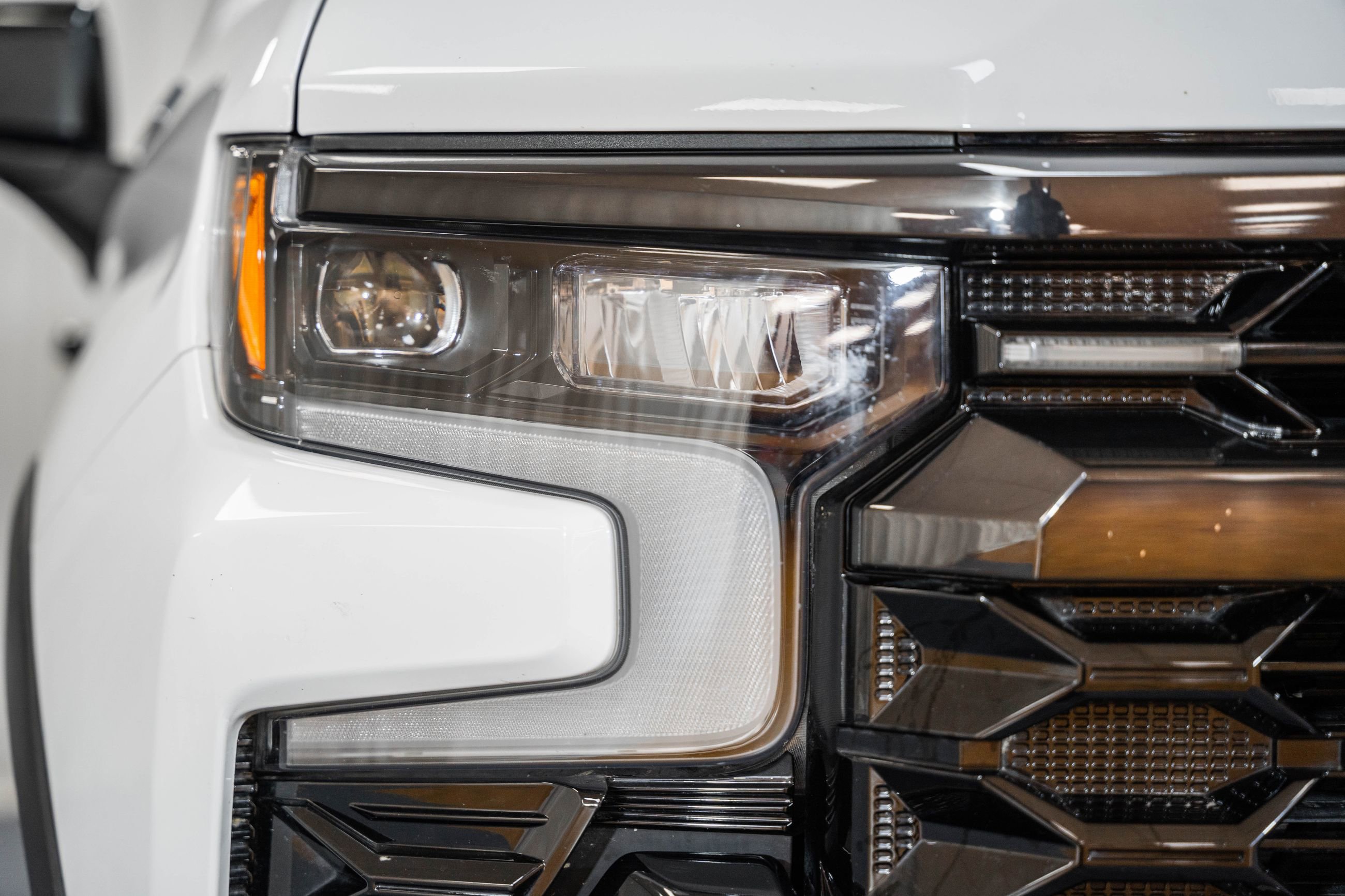 Used 2024 Chevrolet Silverado 1500 ZR2 image 9