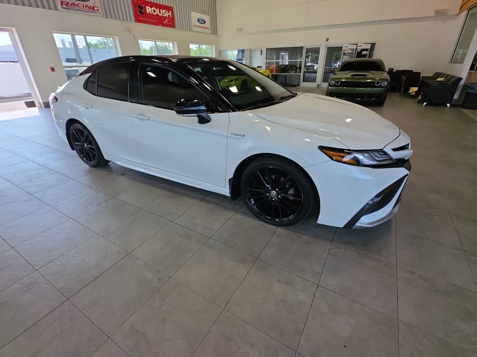 Used 2021 Toyota Camry XSE FWD image 5