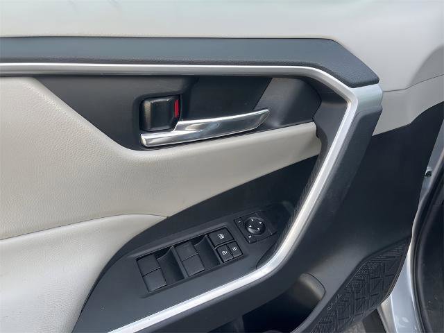 Used 2021 Toyota RAV4 XLE image 17