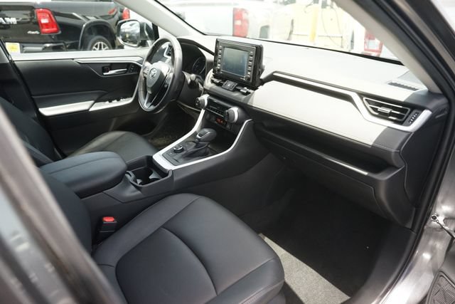 Used 2021 Toyota RAV4 XLE Premium AWD/4WD image 18