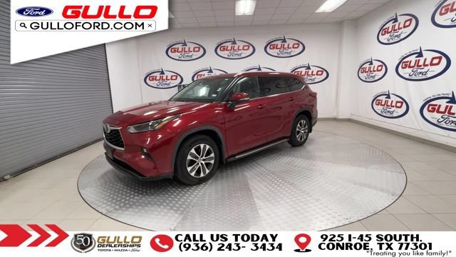 Used 2022 Toyota Highlander XLE FWD image 4