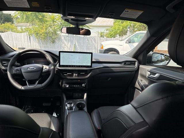 Certified 2025 Ford Escape ST-Line w/ Tech Pack #1 FWD image 20