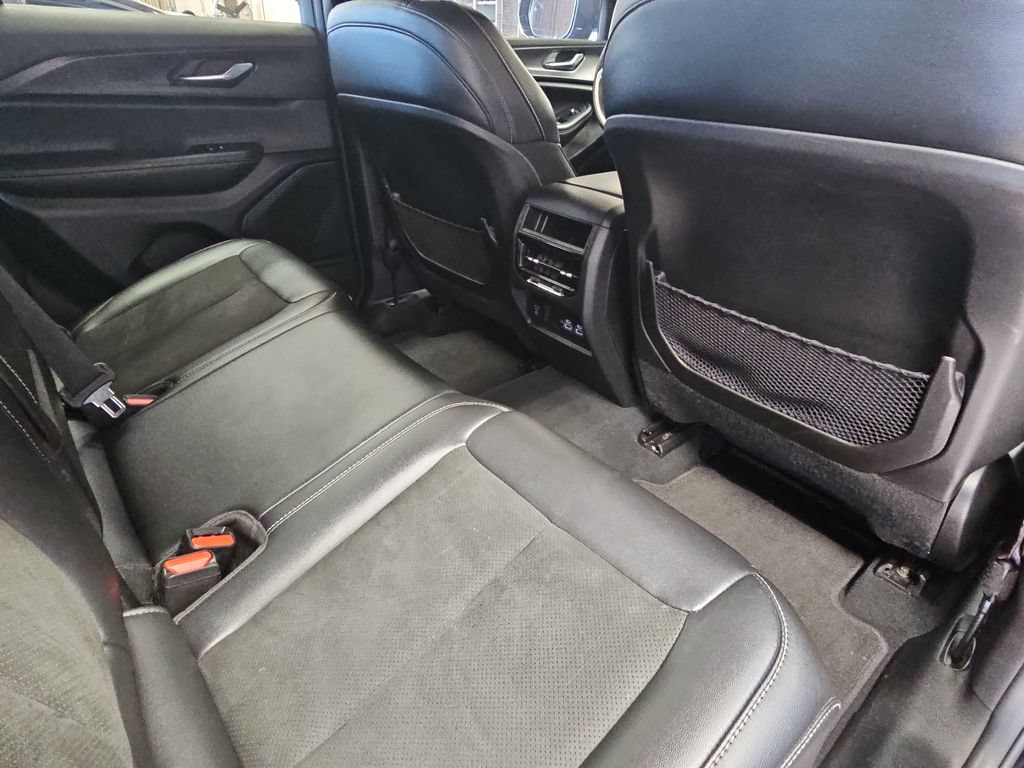 Used 2025 Jeep Grand Cherokee Altitude AWD/4WD image 11