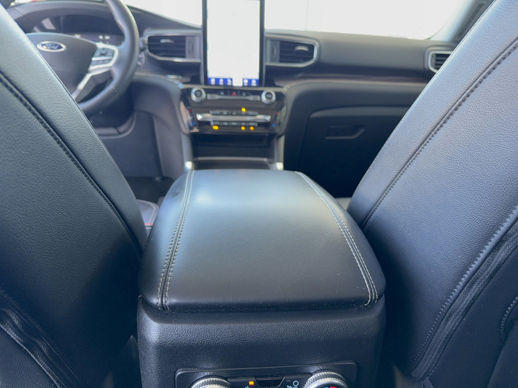 Certified 2023 Ford Explorer Limited w/ Limited Technology Package image 32