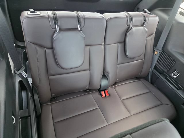 Certified 2025 Ford Explorer Platinum RWD image 16