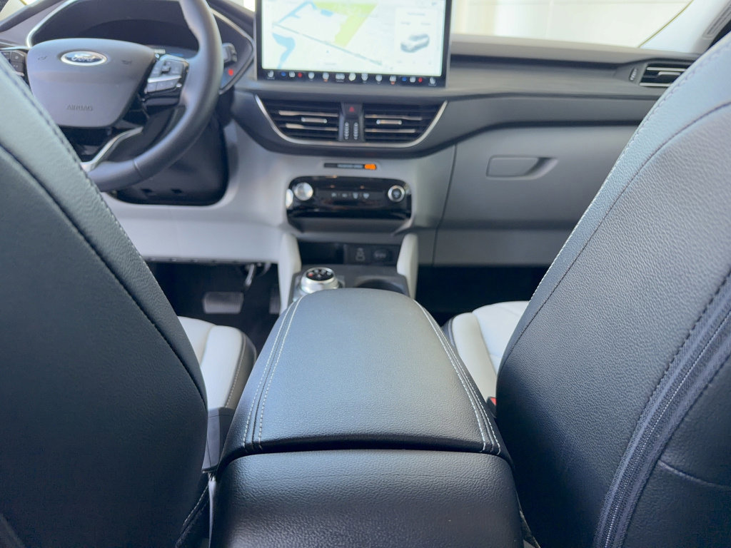 Certified 2025 Ford Escape SE w/ PHEV Premium Package image 29