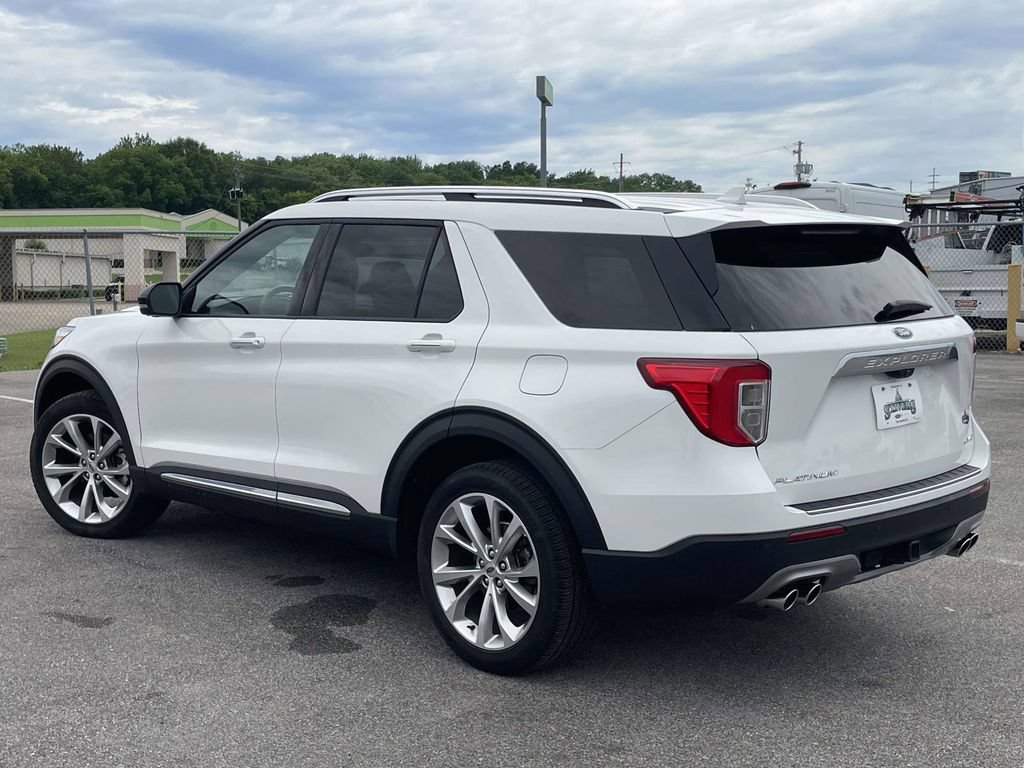 Certified 2023 Ford Explorer Platinum w/ Technology Package AWD/4WD image 5