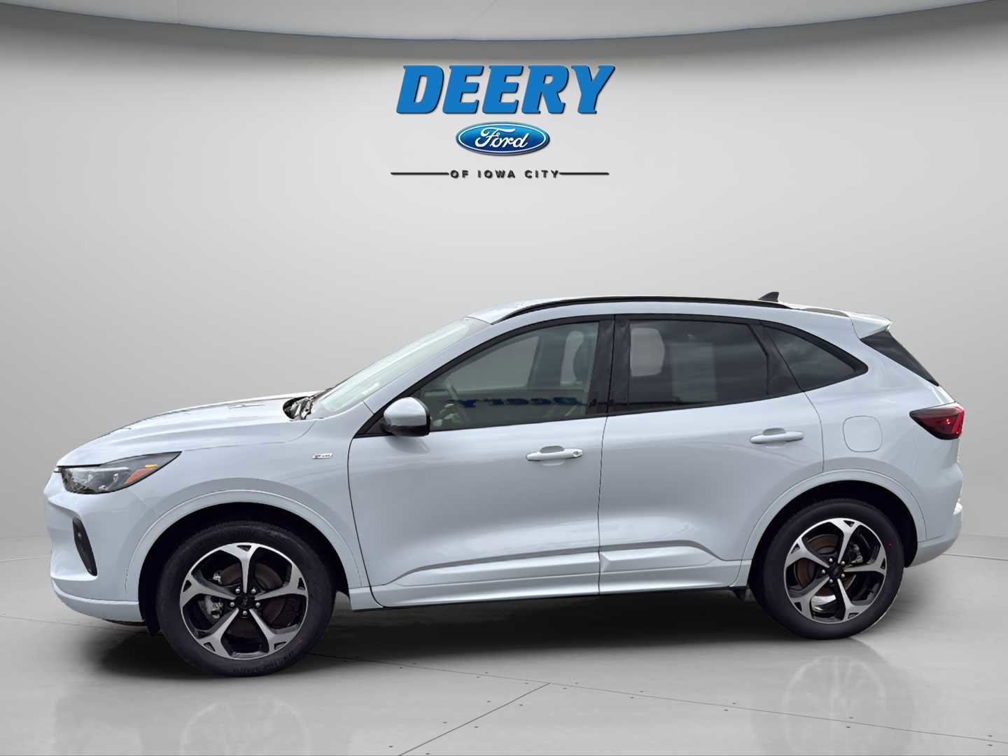 Certified 2025 Ford Escape ST-Line Elite w/ Class II Trailer Tow Package image 4