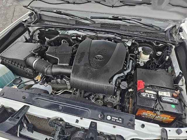 Used 2018 Toyota Tacoma TRD Sport w/ Technology Package image 35