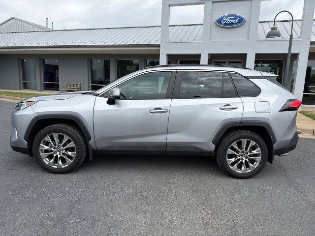 Used 2020 Toyota RAV4 XLE Premium AWD/4WD image 2