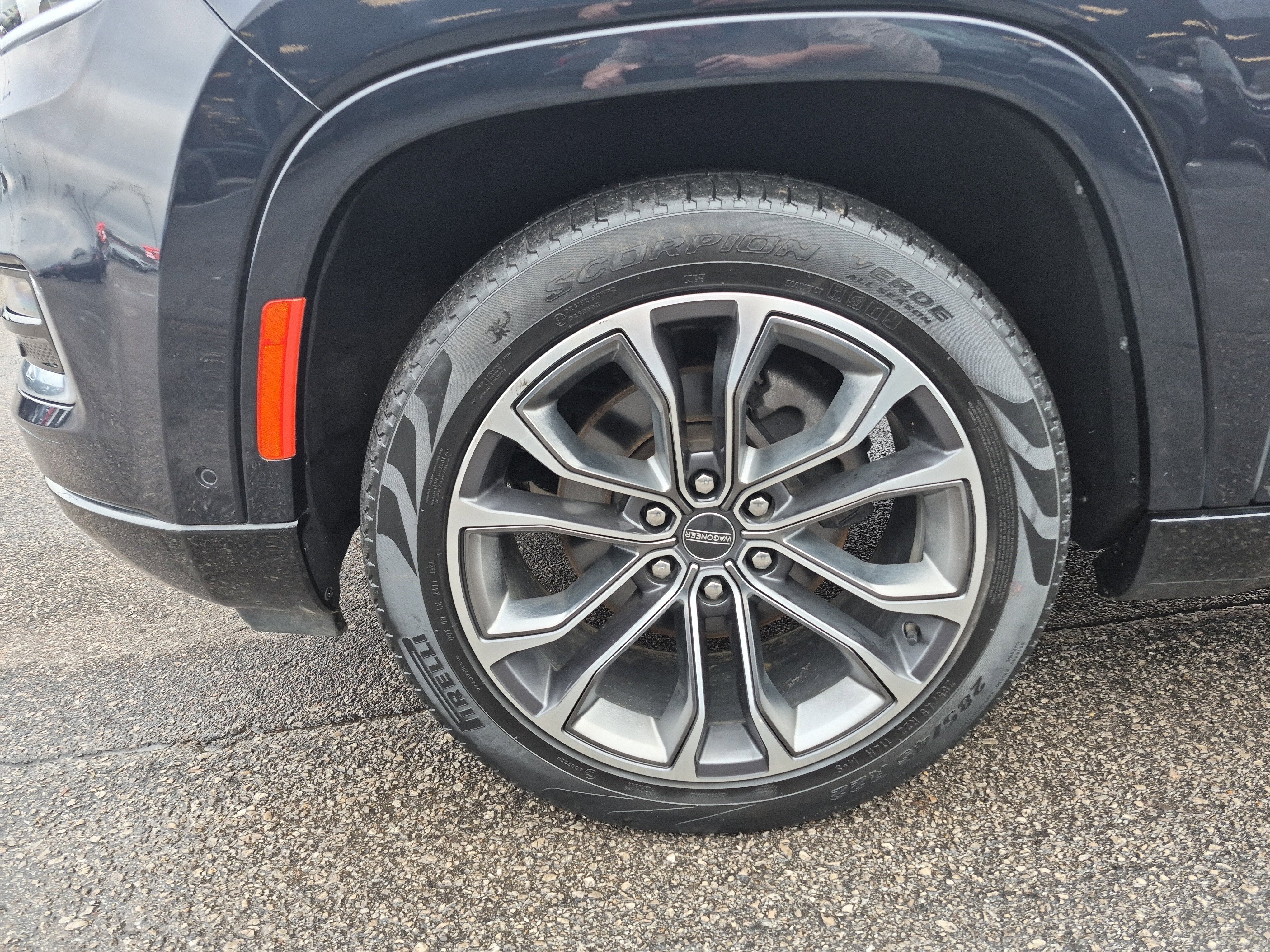 Used 2023 Jeep Grand Wagoneer L Series III image 7