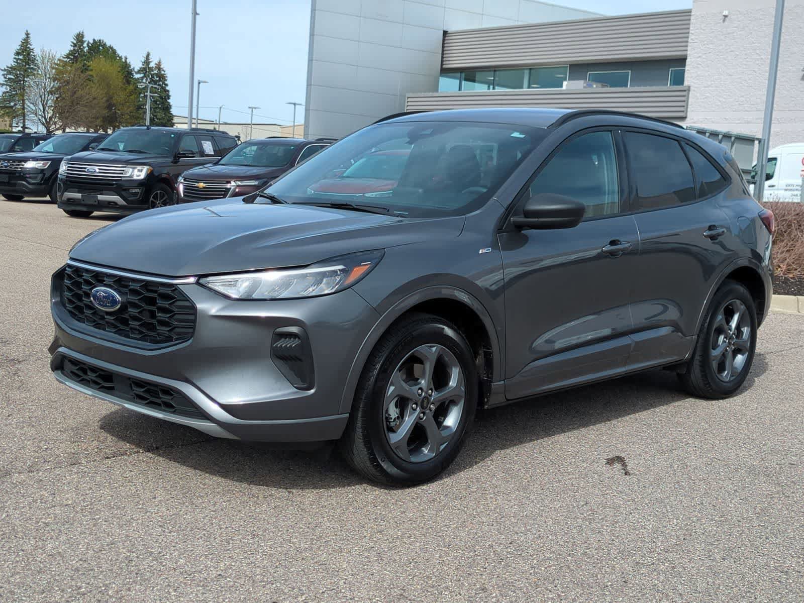 Certified 2023 Ford Escape ST-Line AWD/4WD image 4