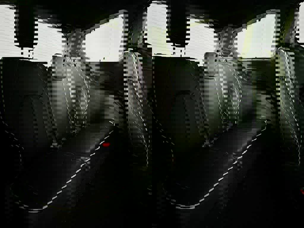 Used 2022 Chrysler Pacifica Limited w/ Uconnect Theater Family Group image 34