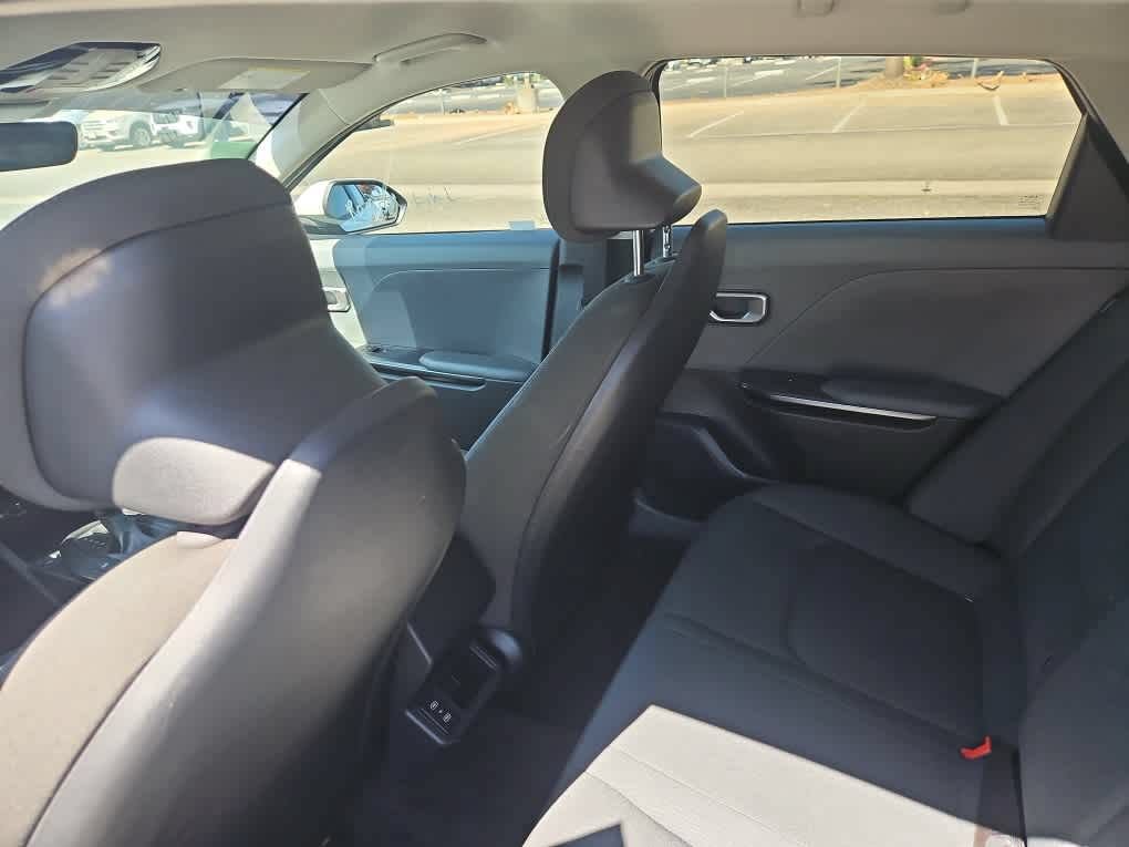 Used 2025 Kia K4 FWD image 11