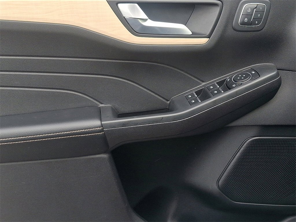 Certified 2022 Ford Escape Titanium w/ Titanium Elite Package image 13