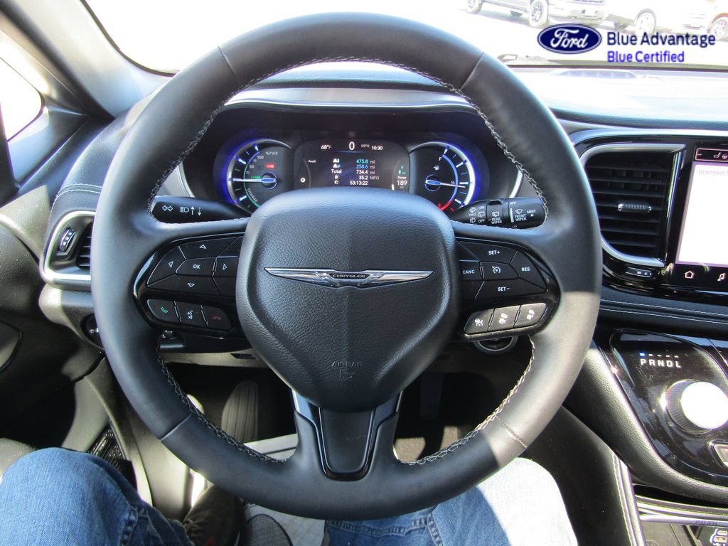Used 2022 Chrysler Pacifica Limited w/ Uconnect Theater Family Group FWD image 22