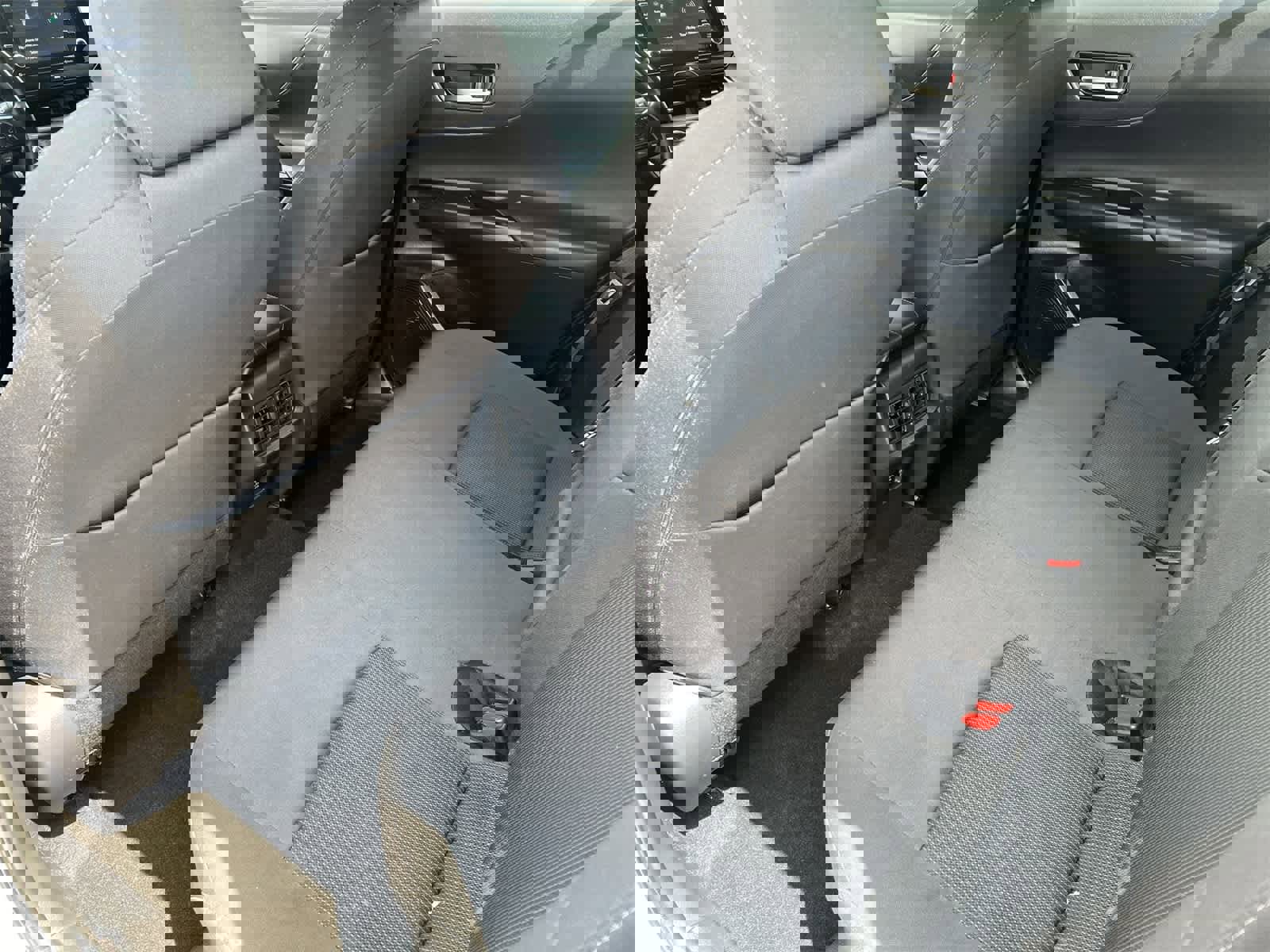 Used 2021 Toyota Venza LE image 19