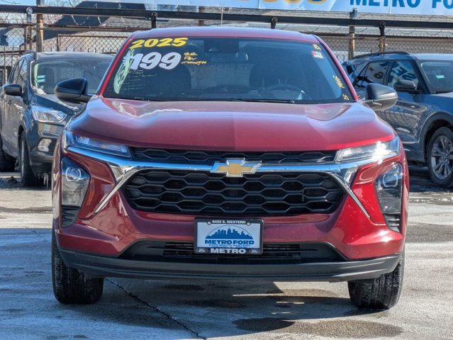 Used 2025 Chevrolet Trax LS FWD image 9