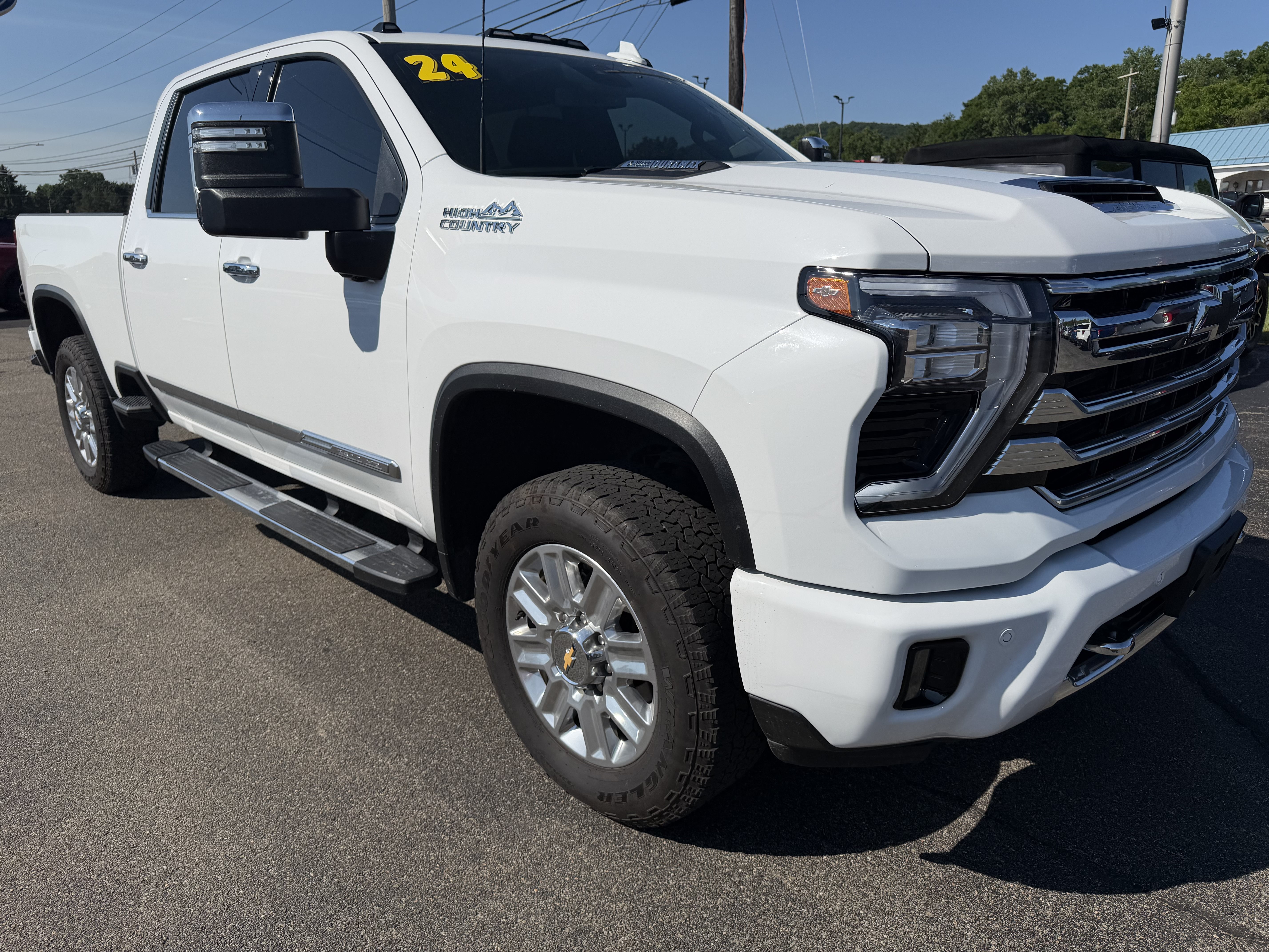 Used 2024 Chevrolet Silverado 2500 High Country AWD/4WD image 1