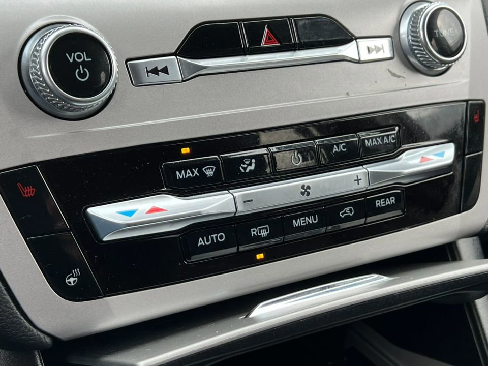 Certified 2023 Ford Explorer XLT w/ Equipment Group 202A image 32