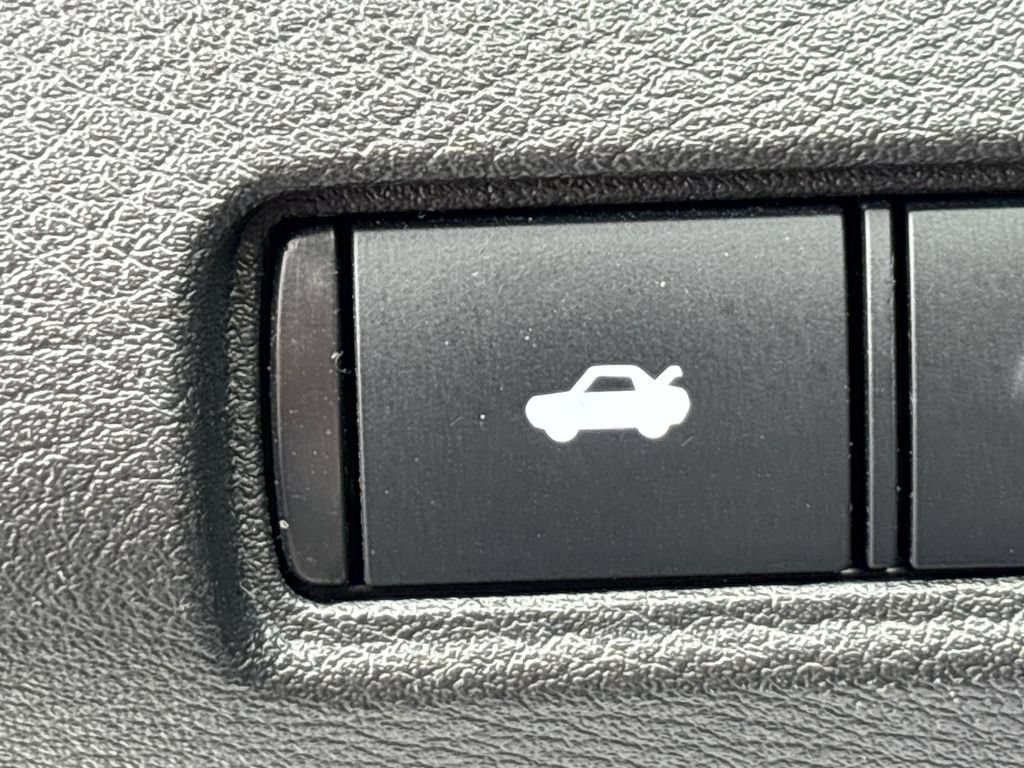 Used 2025 Nissan Altima 2.5 SV FWD image 23