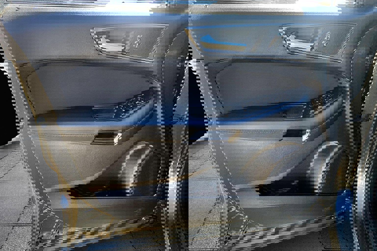 Certified 2019 Ford Edge SE image 18