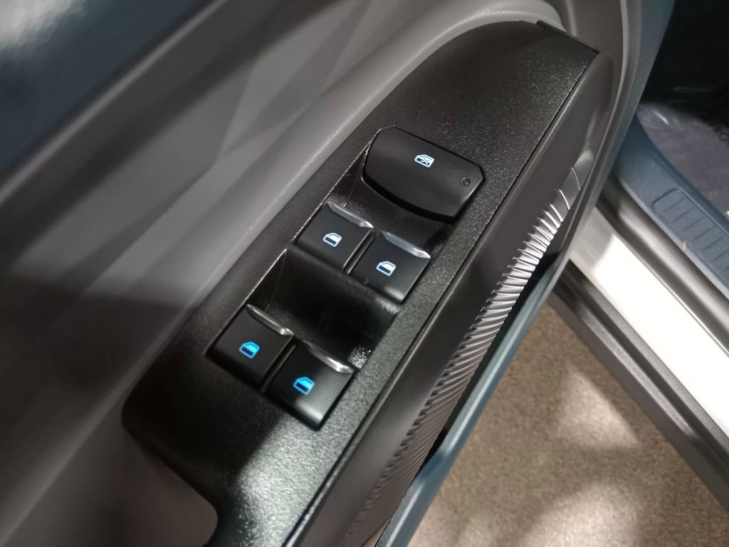 Certified 2026 Ford Maverick XL AWD/4WD image 18