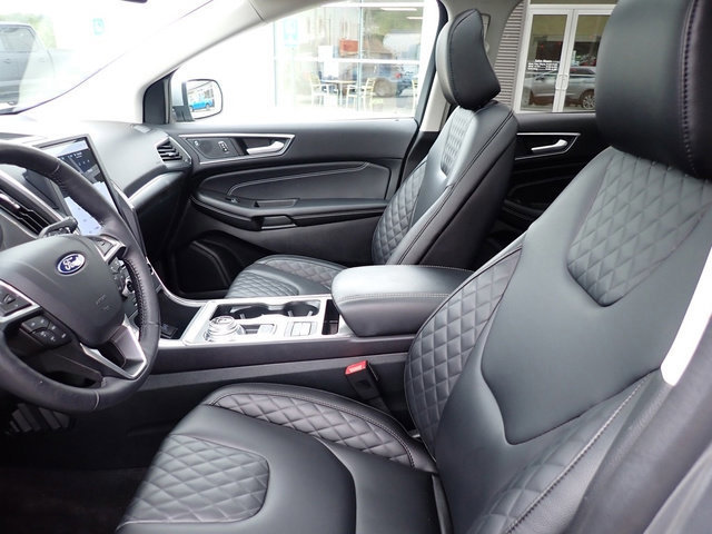Certified 2024 Ford Edge Titanium image 11